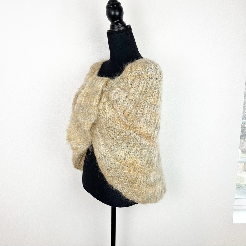 Hand‑Knit Wool Cape Shawl Wrap S/M – Tan Cream Dutch Heritage - Picture 7 of 13
